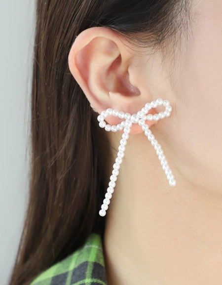 Bow-Shaped Pearl Earrings