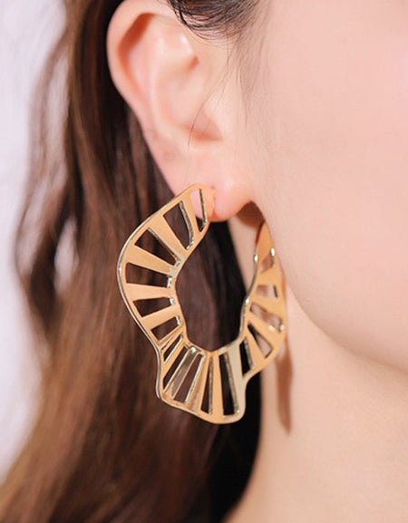 Cutout Zinc Alloy C-Hoop Earrings