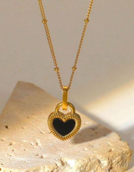 Contrast Heart Pendant Necklace